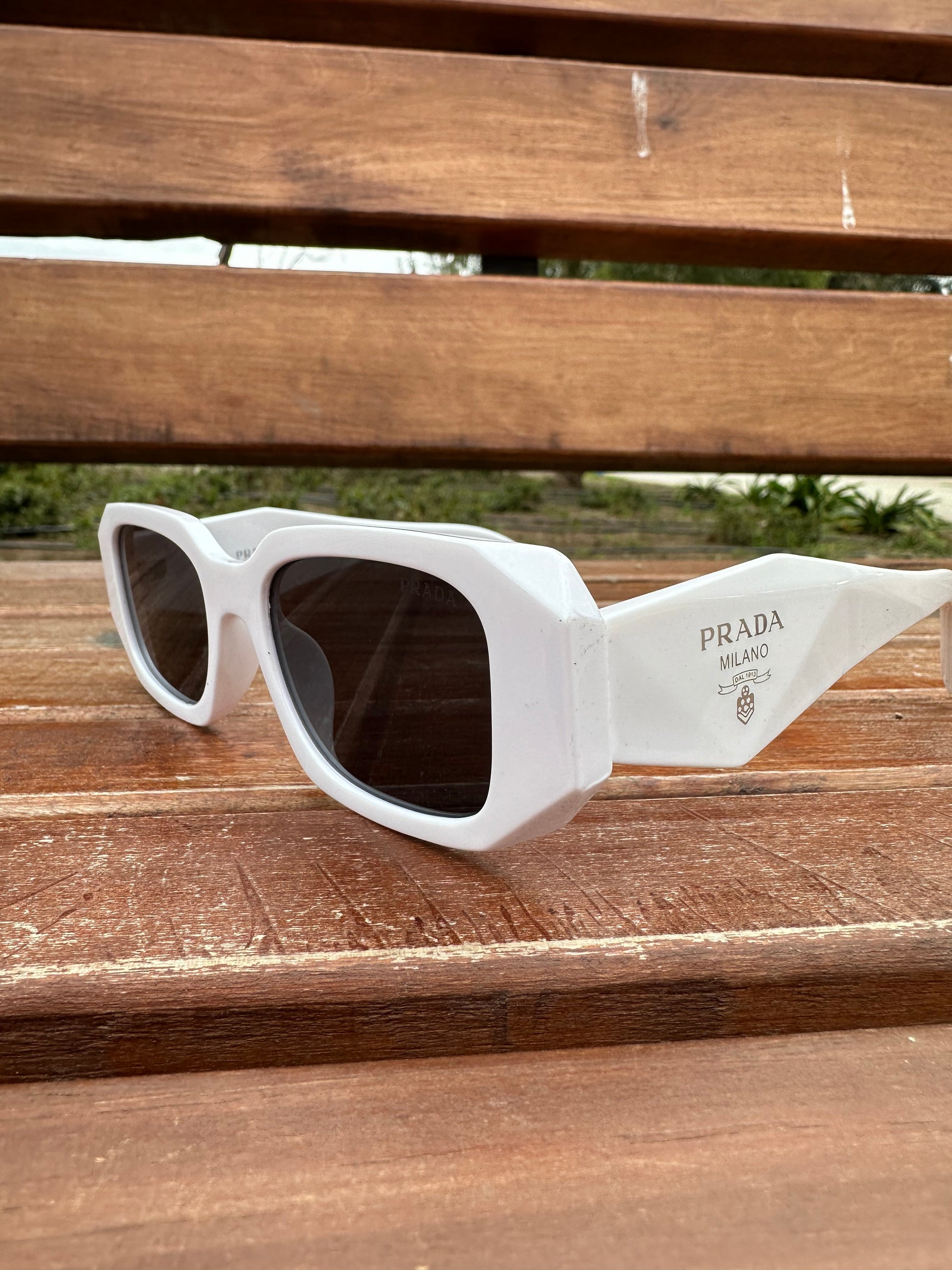 Lentes de sol Prada Diamante