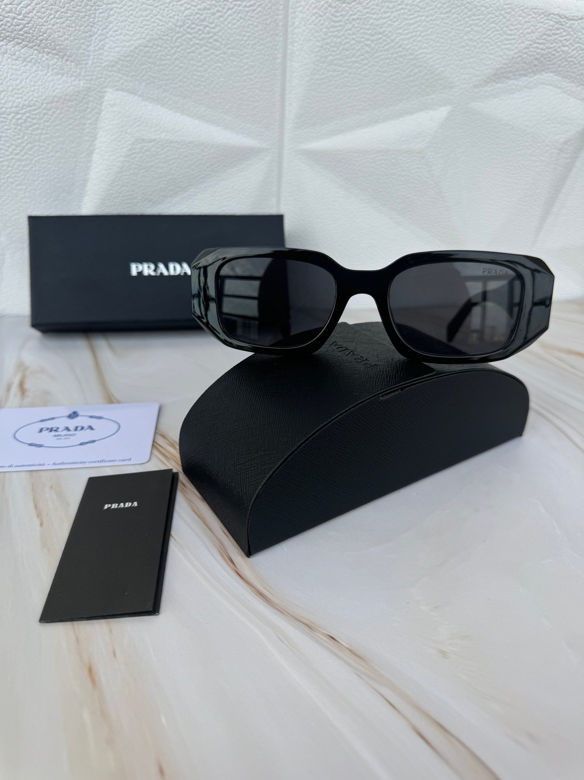 Lentes de sol Prada Diamante