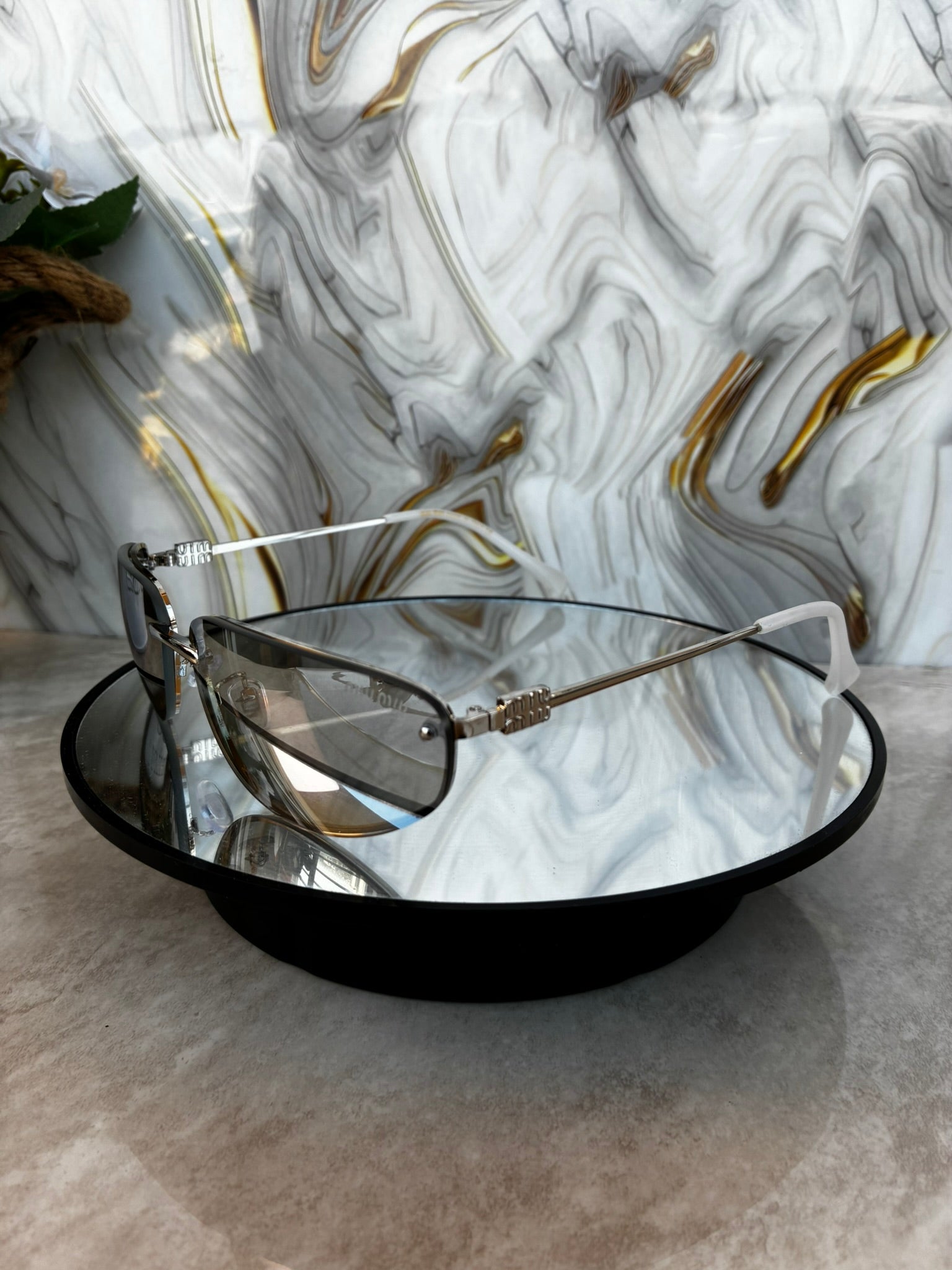 Lentes M Rosé Chic – Marco Translúcido & Detalles Dorados