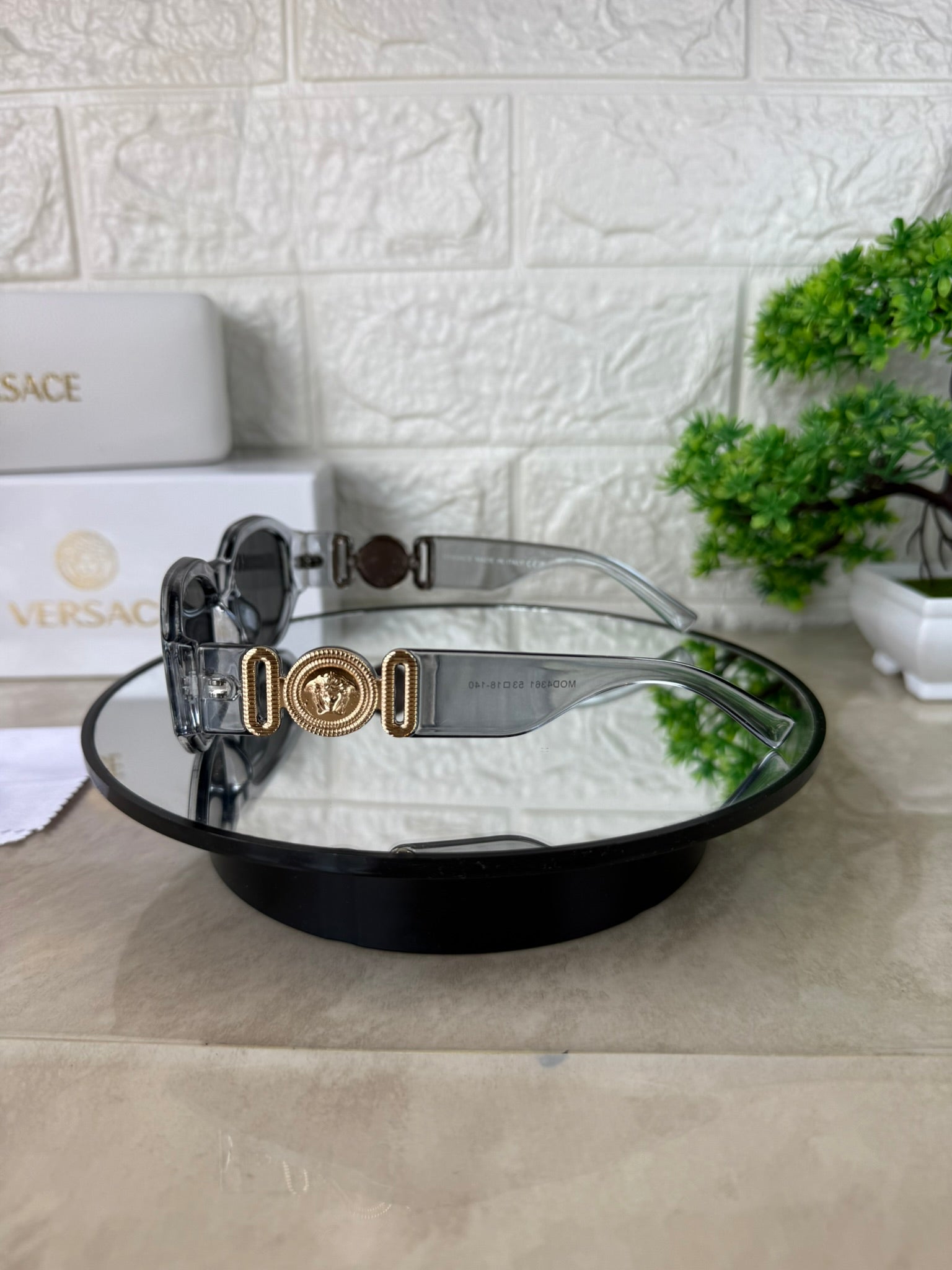 🕶️ Lentes de Sol VERSACE Biggie Transparentes – Ícono Urbano con Filtro UV400