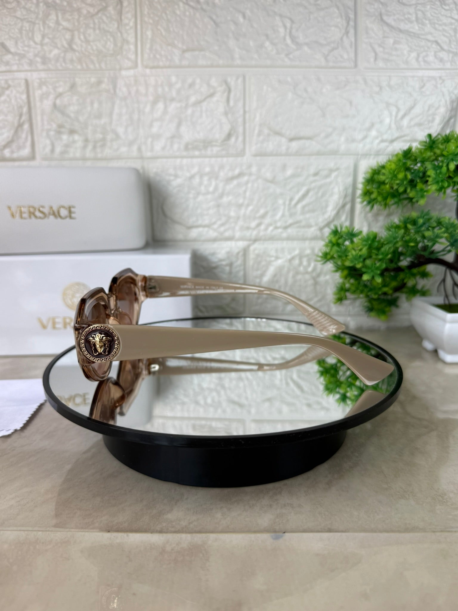 🕶️ Lentes de Sol Versace – Lujo, Estilo y Presencia