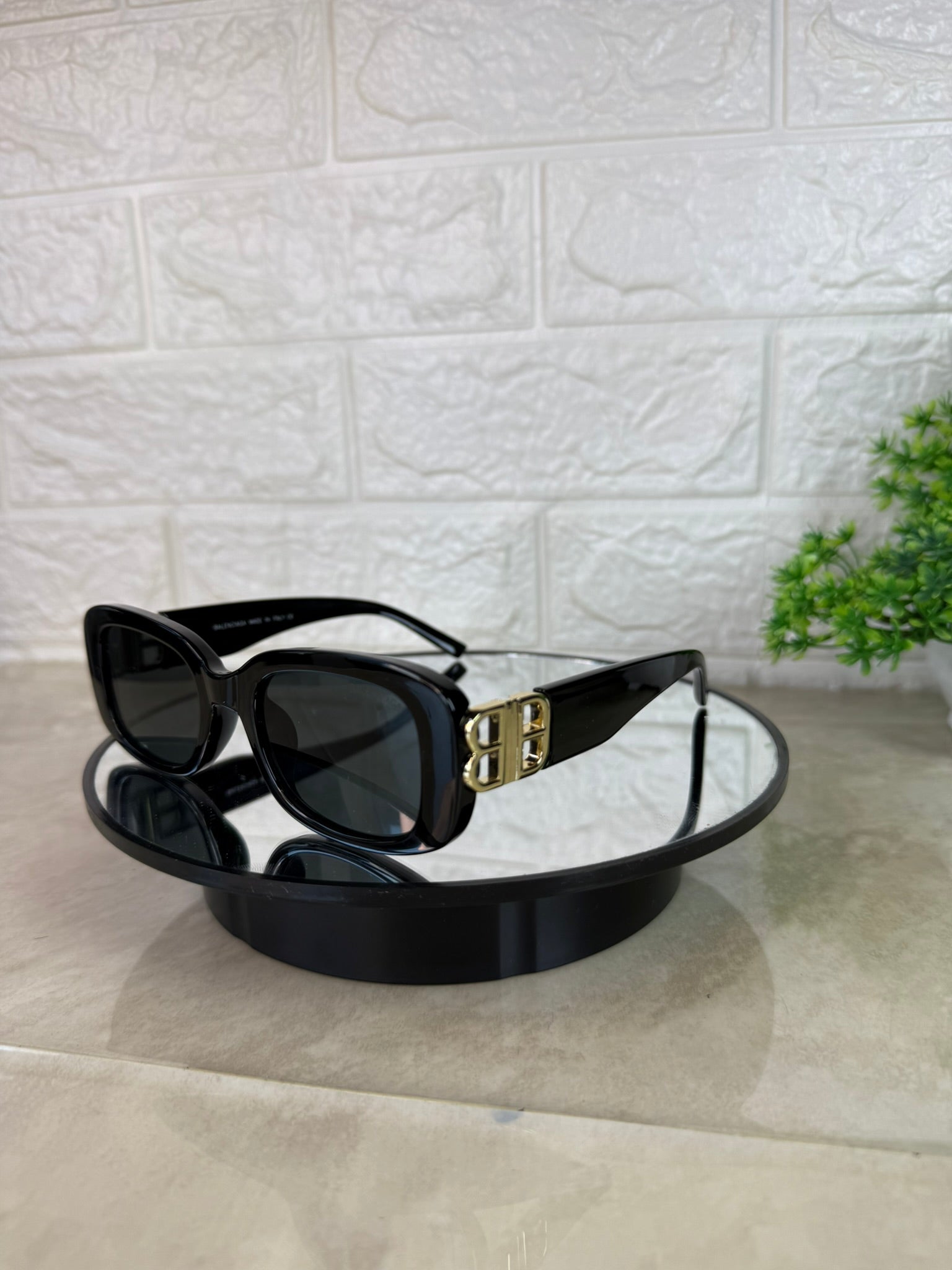 🕶️ Lentes de Sol BALENCIAGA – Estilo Urbano con Filtro UV400