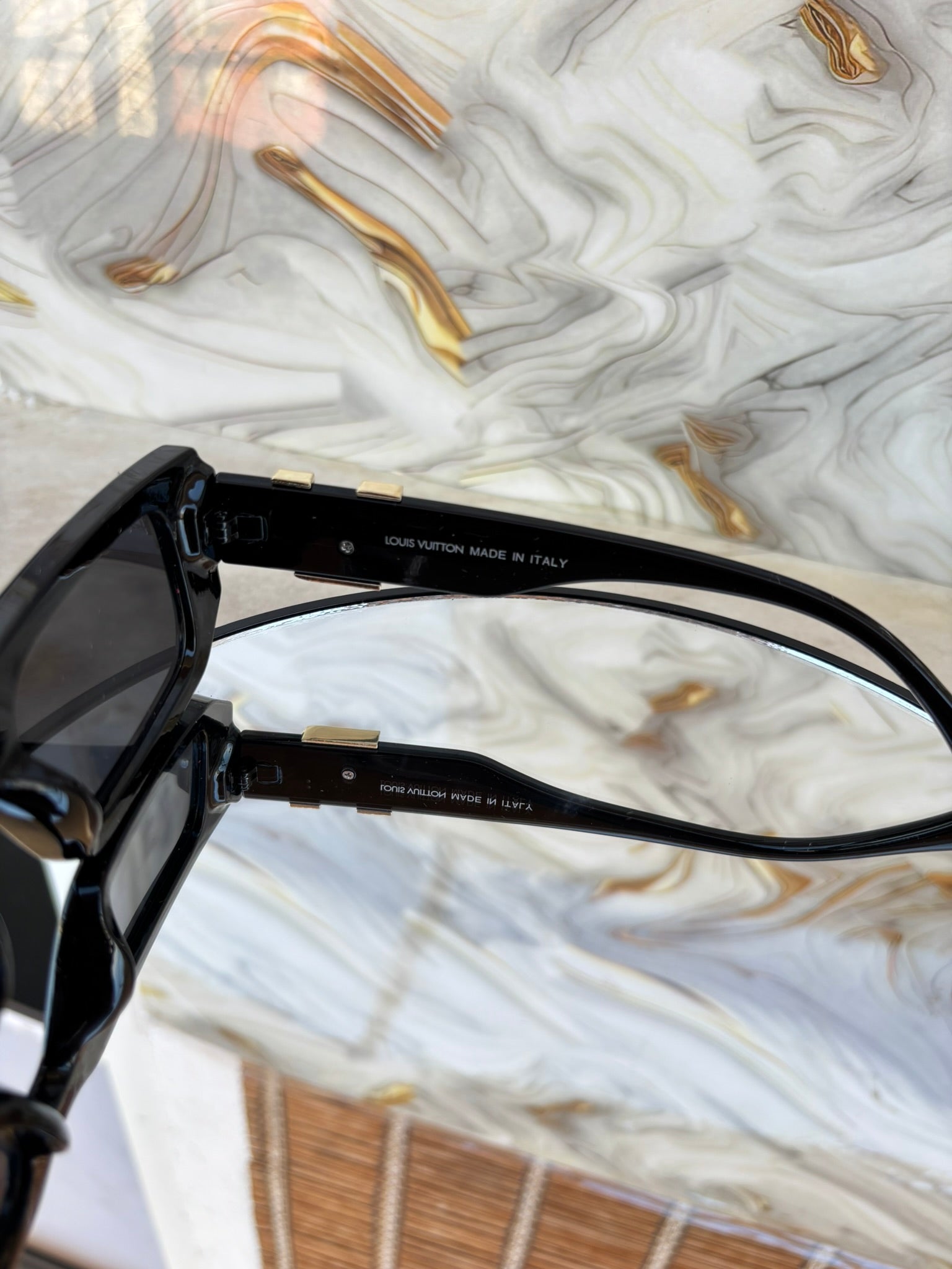 Lentes de Sol Estilo Luxury Square con Detalle Dorado – Diseño Exclusivo Premium UV400 | Moda Elegante Mujer