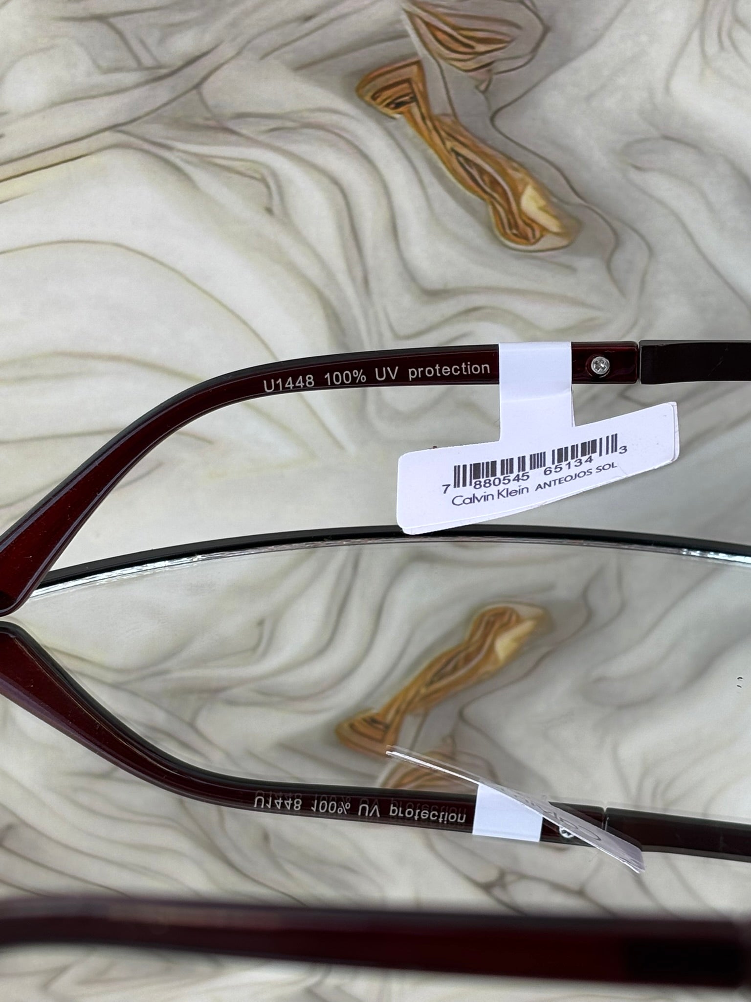 Lentes de Sol Calvin Klein Polarizados – Diseño Minimalista Premium UV400 | Estilo Sofisticado Unisex
