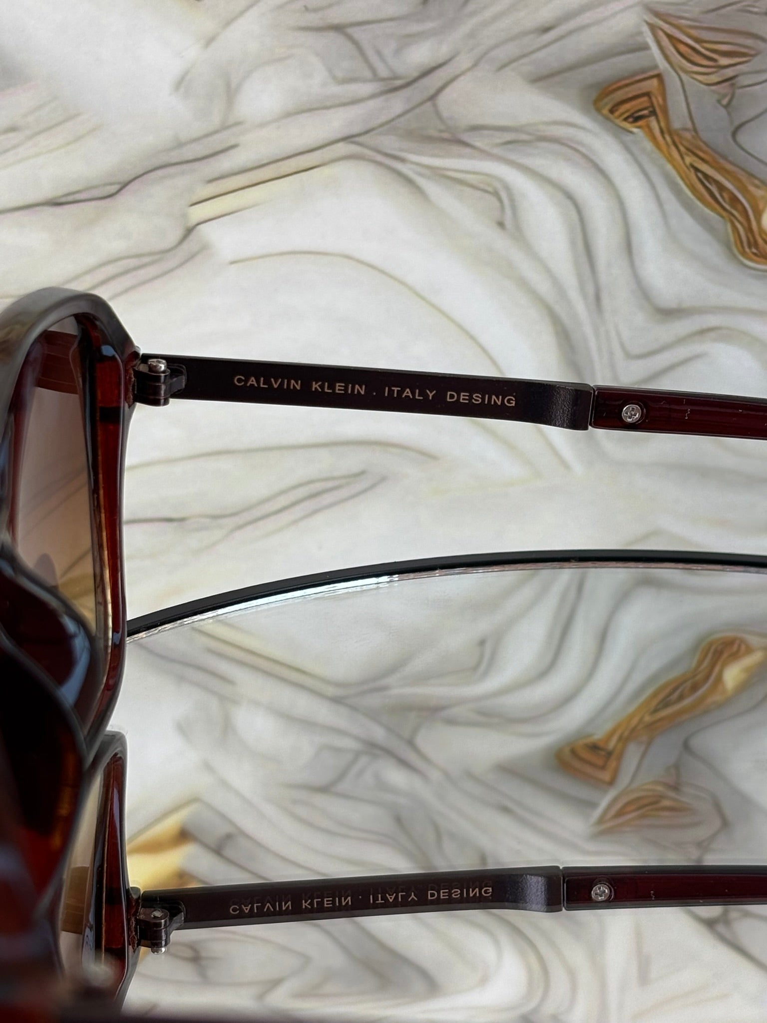 Lentes de Sol Calvin Klein Polarizados – Diseño Minimalista Premium UV400 | Estilo Sofisticado Unisex