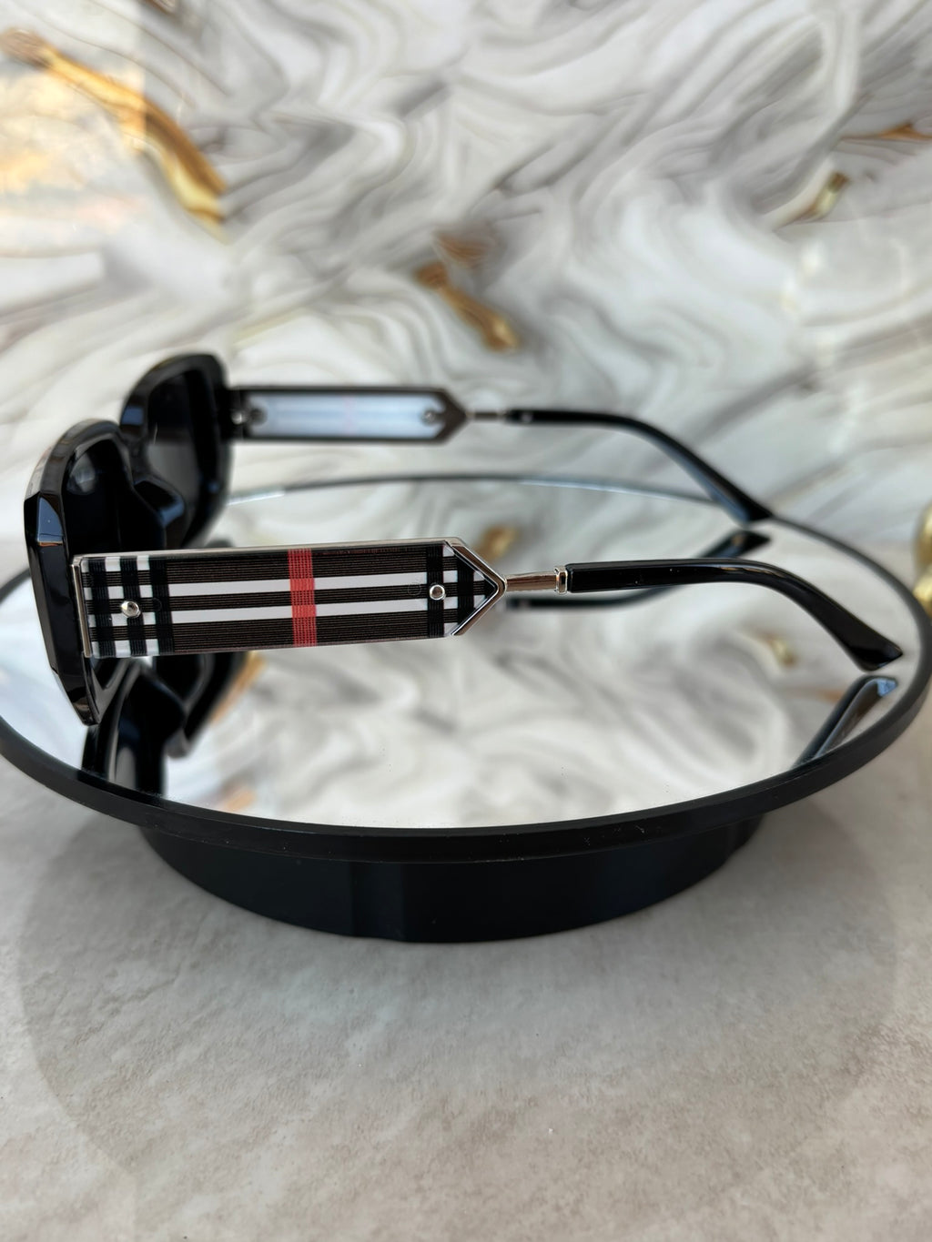 🖤 BURBERRY – Lentes de Sol Diseño Cuadrado