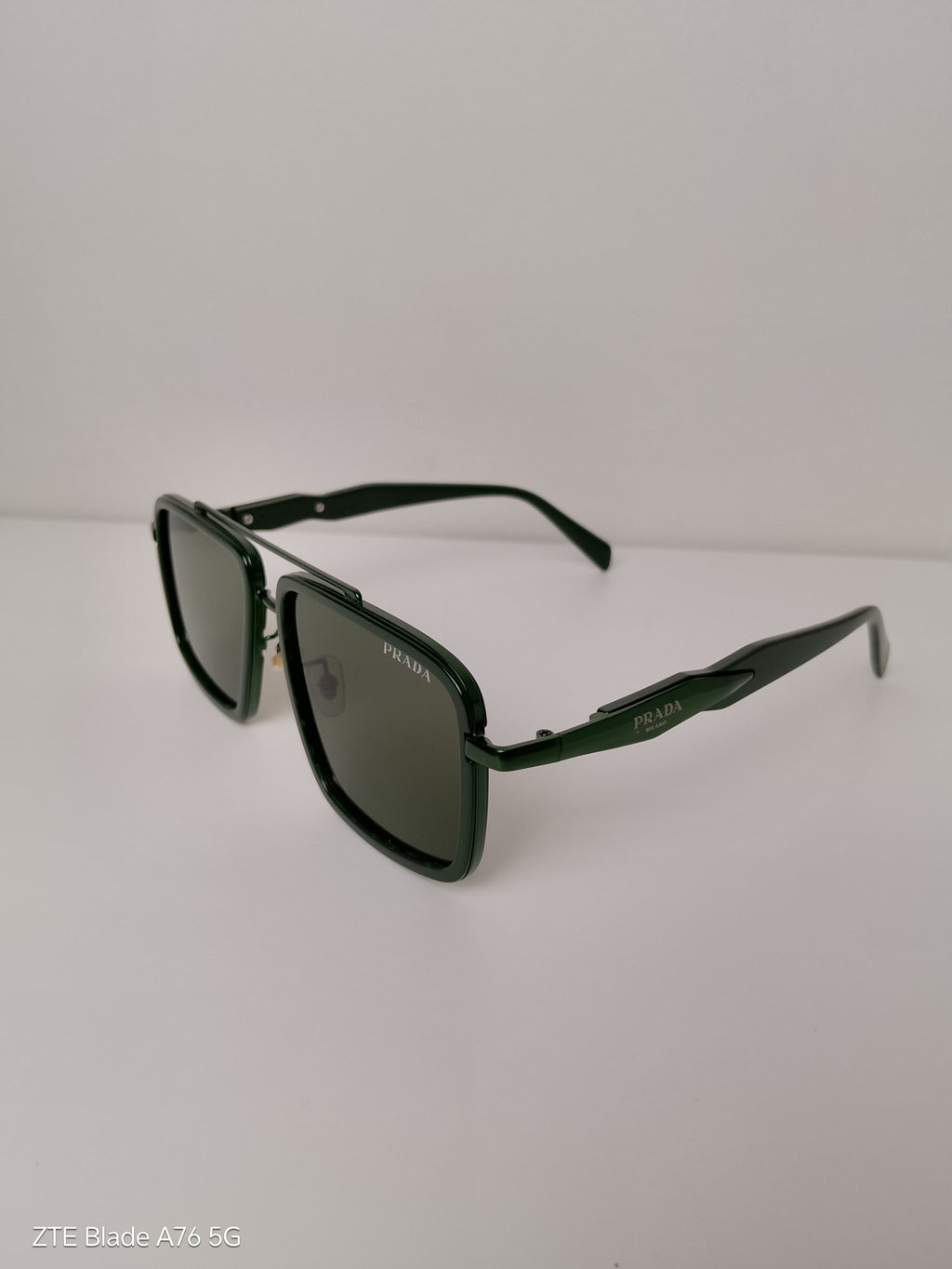 Lentes de sol Prada estilo Aviador