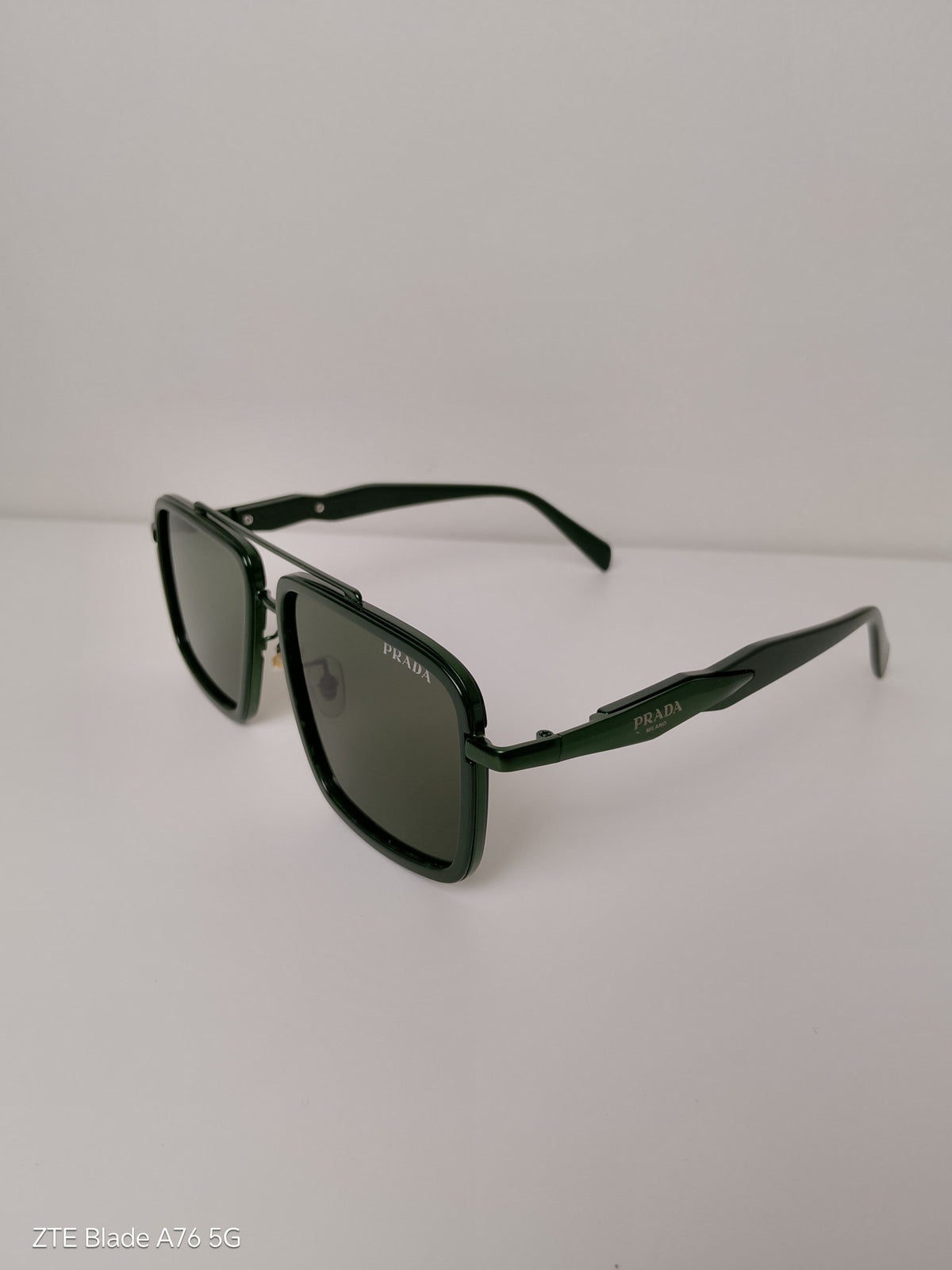 Lentes de sol Prada estilo Aviador
