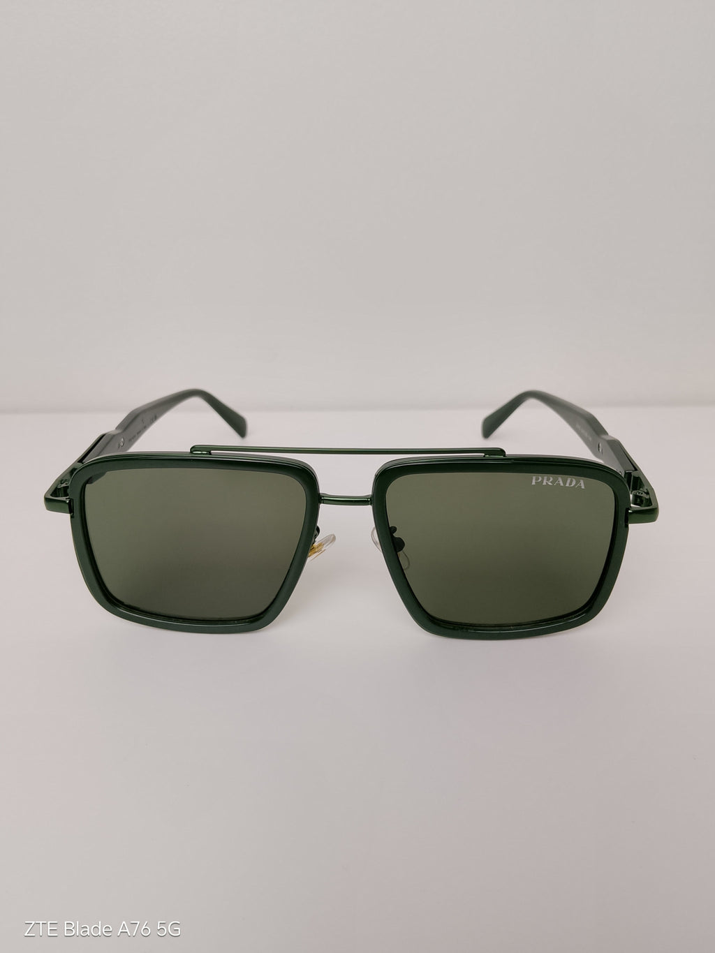 Lentes de sol Prada estilo Aviador