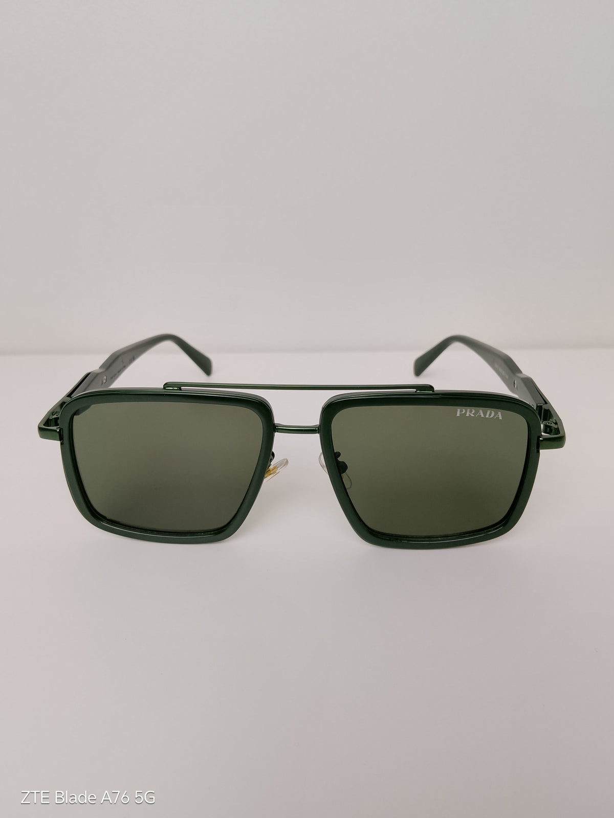 Lentes de sol Prada estilo Aviador