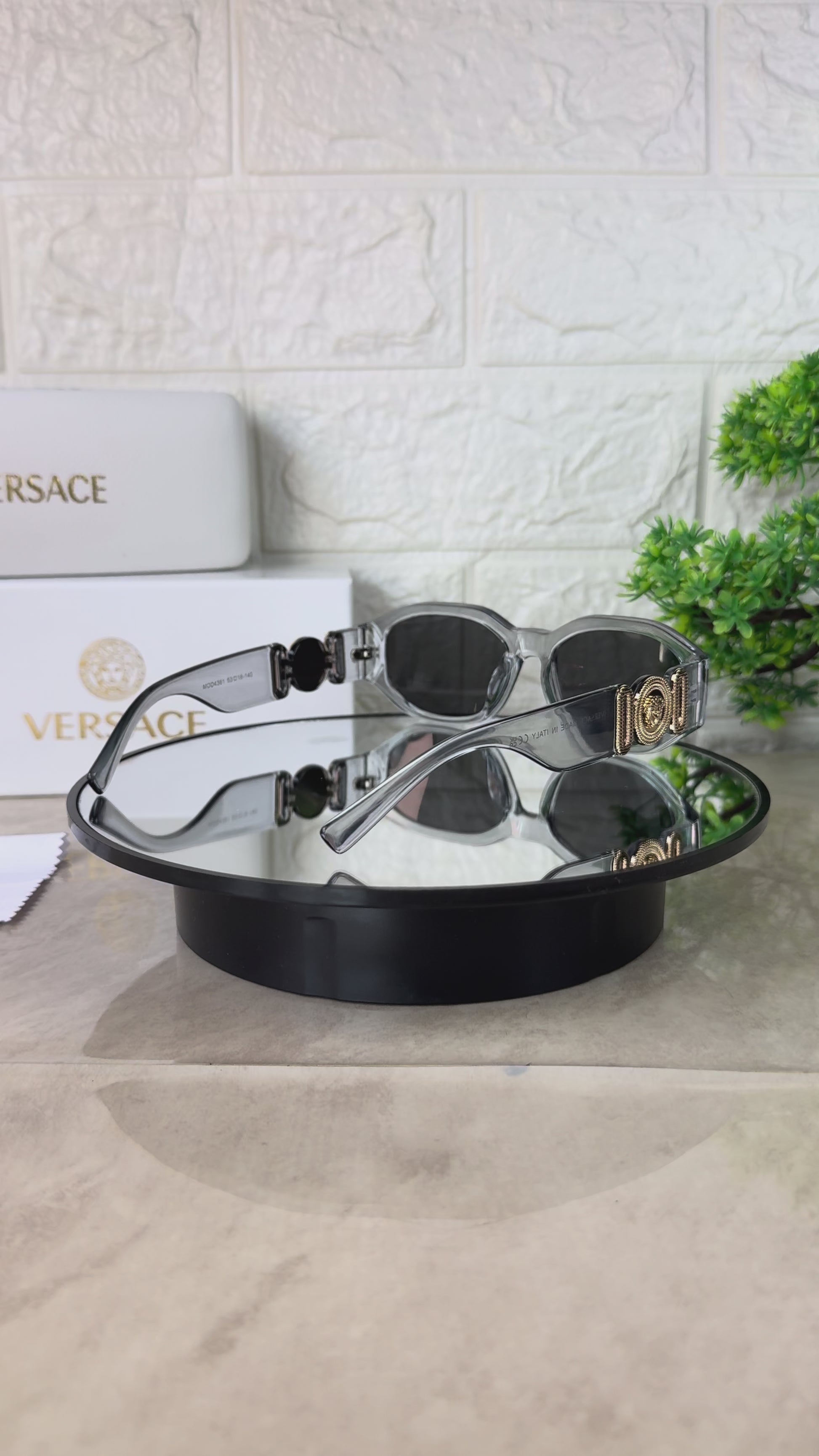 🕶️ Lentes de Sol VERSACE Biggie Transparentes – Ícono Urbano con Filtro UV400